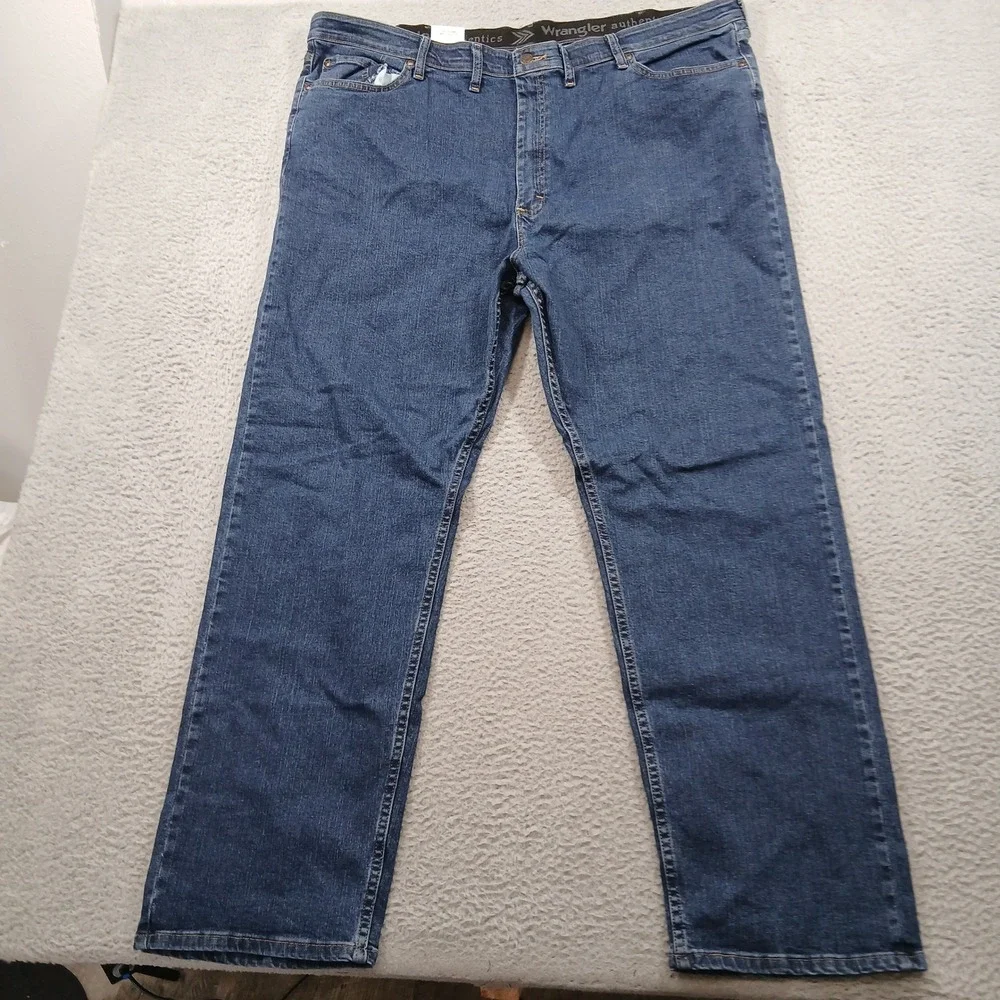 Wrangler Authentics NWT Classic Straight Fit Blue Jeans Mens 46x32 Cotton Blend‎
